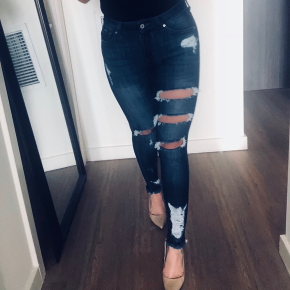 Dennyella Distressed Ankle Jeans - Picture 1 of 5